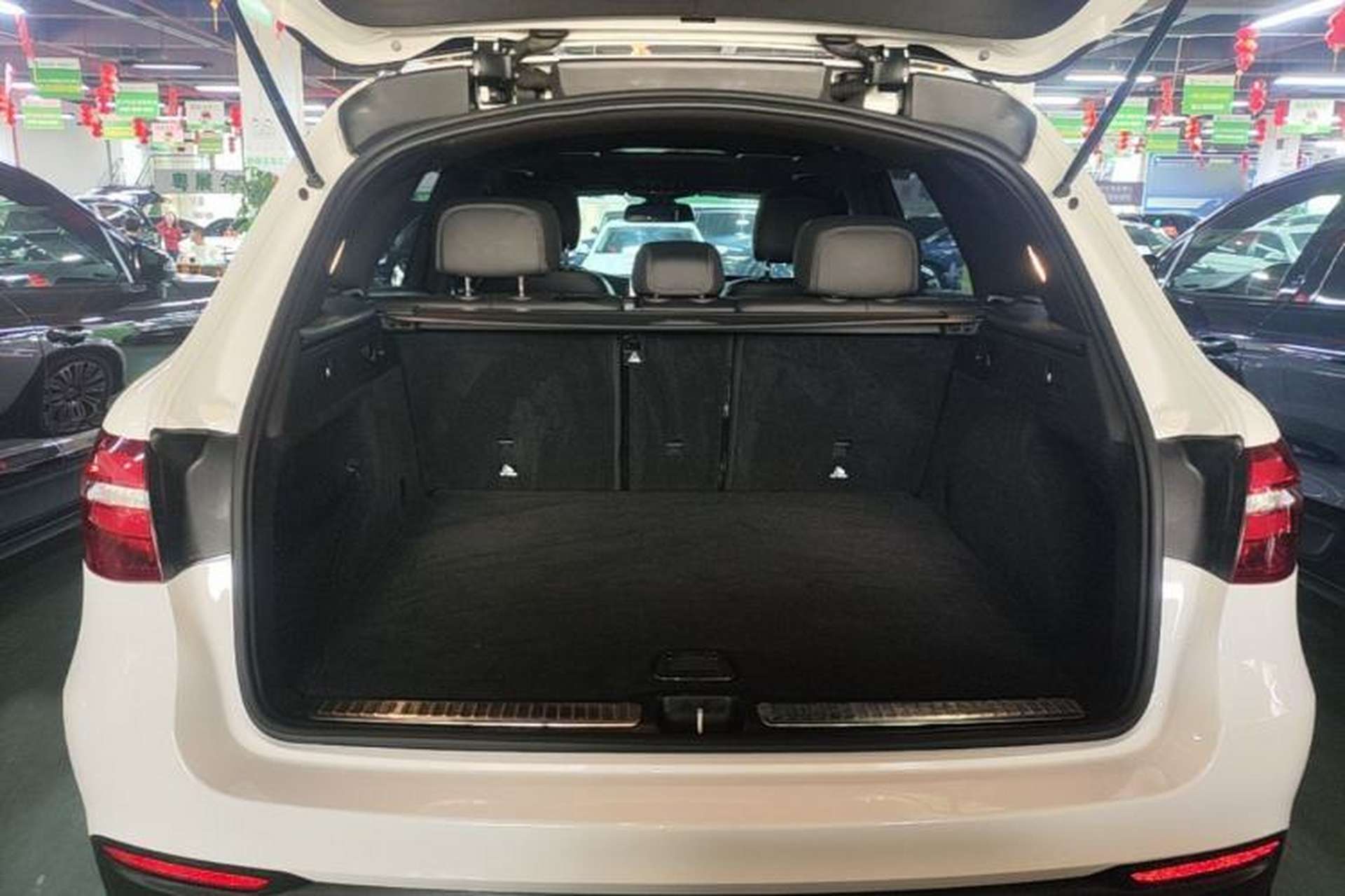Used Mercedes-Benz GLC 2019 GLC 200 L 4MATIC Trunk