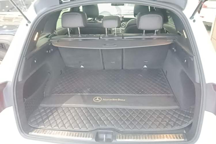 Used Mercedes-Benz GLC 2019 GLC 260 L 4MATIC Dynamic Model Trunk