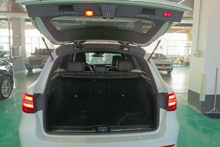 Used Mercedes-Benz GLC 2019 GLC 260 L 4MATIC Dynamic Model Trunk