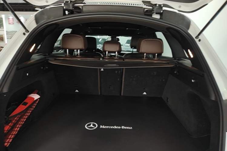 Used Mercedes-Benz GLC 2019 GLC 260 L 4MATIC Dynamic Model Trunk