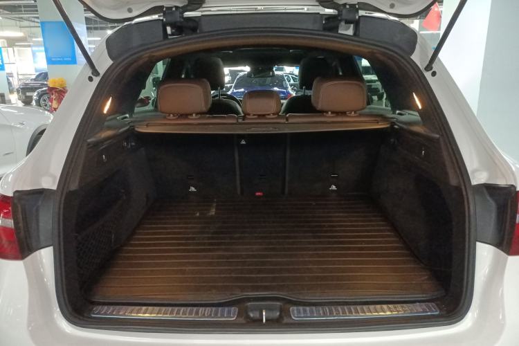 Used Mercedes-Benz GLC 2019 Facelift GLC 260 L 4MATIC Luxury Model Trunk