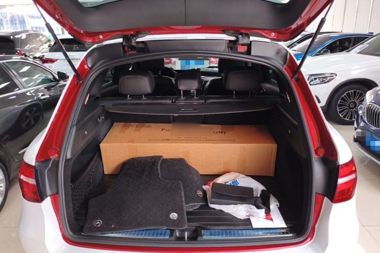 Used Mercedes-Benz GLC 2019 GLC 260 4MATIC Luxury Model Trunk