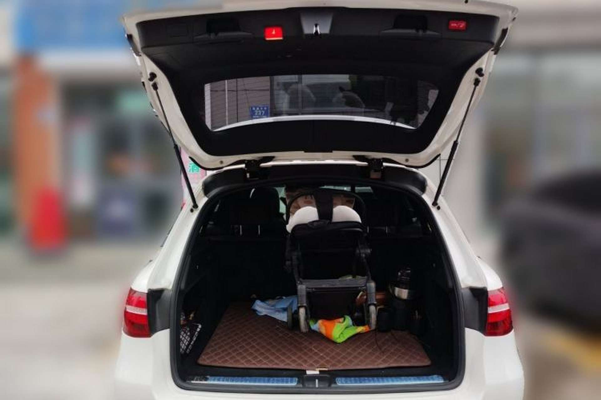 Used Mercedes-Benz GLC 2019 GLC 260 4MATIC Dynamic Edition Trunk