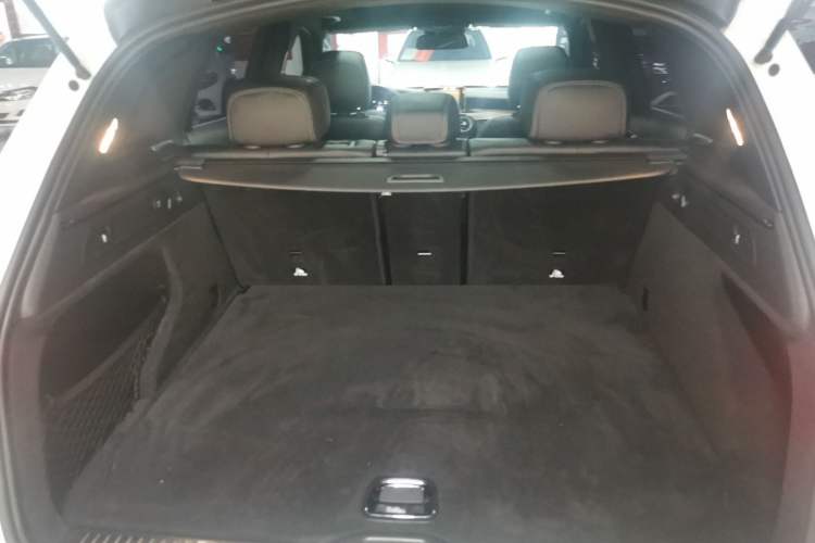 Used Mercedes-Benz GLC 2019 GLC 260 4MATIC Luxury Model Trunk