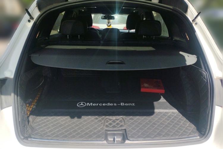 Used Mercedes-Benz GLC 2019 GLC 260 L 4MATIC Dynamic Model Trunk