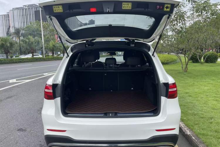 Used Mercedes-Benz GLC 2019 Facelift GLC 260 L 4MATIC Luxury Model Trunk