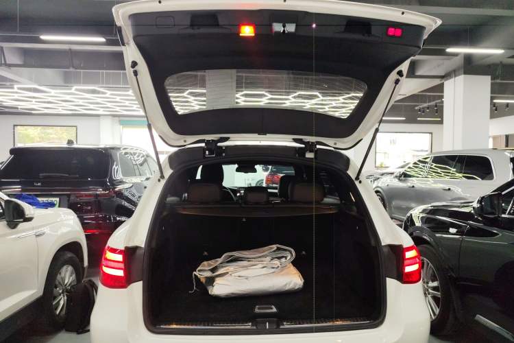 Used Mercedes-Benz GLC 2019 Facelift GLC 260 L 4MATIC Luxury Model Trunk