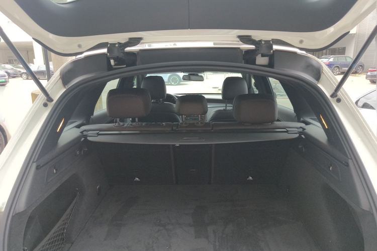 Used Mercedes-Benz GLC 2019 GLC 260 L 4MATIC Dynamic Model Trunk