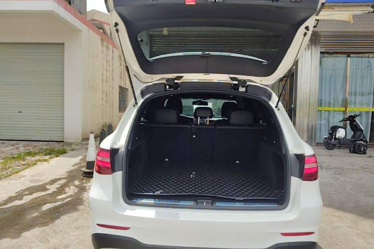 Used Mercedes-Benz GLC 2019 GLC 260 L 4MATIC Dynamic Model Trunk