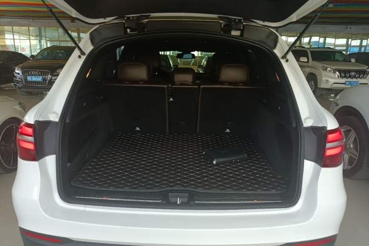 Used Mercedes-Benz GLC 2019 GLC 200 L 4MATIC Trunk