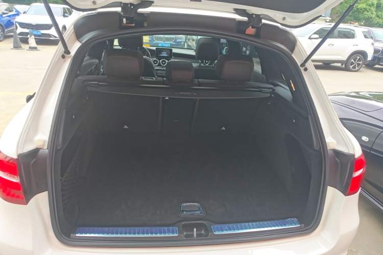 Used Mercedes-Benz GLC 2019 Facelift GLC 260 L 4MATIC Luxury Model Trunk