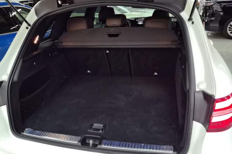 Used Mercedes-Benz GLC 2019 GLC 200 L 4MATIC Trunk