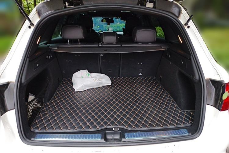 Used Mercedes-Benz GLC 2019 GLC 300 L 4MATIC Dynamic Model Trunk