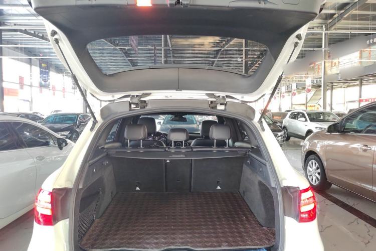Used Mercedes-Benz GLC 2019 GLC 200 4MATIC Trunk