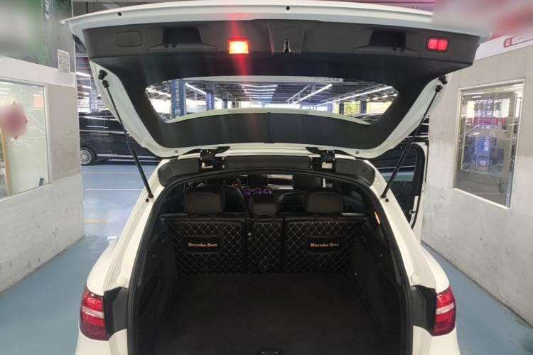 Used Mercedes-Benz GLC 2019 GLC 260 4MATIC Luxury Model Trunk