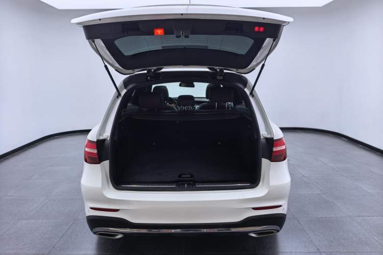 Used Mercedes-Benz GLC 2019 Facelift GLC 260 L 4MATIC Luxury Model Trunk