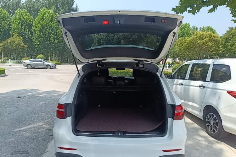Used Mercedes-Benz GLC 2019 Facelift GLC 260 L 4MATIC Luxury Model Trunk