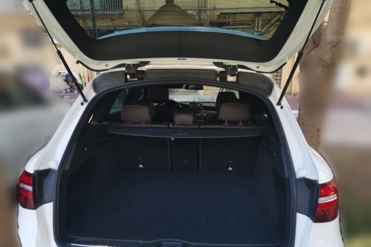 Used Mercedes-Benz GLC 2019 GLC 260 L 4MATIC Dynamic Model Trunk