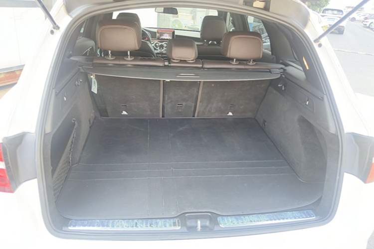 Used Mercedes-Benz GLC 2019 GLC 260 L 4MATIC Dynamic Model Trunk