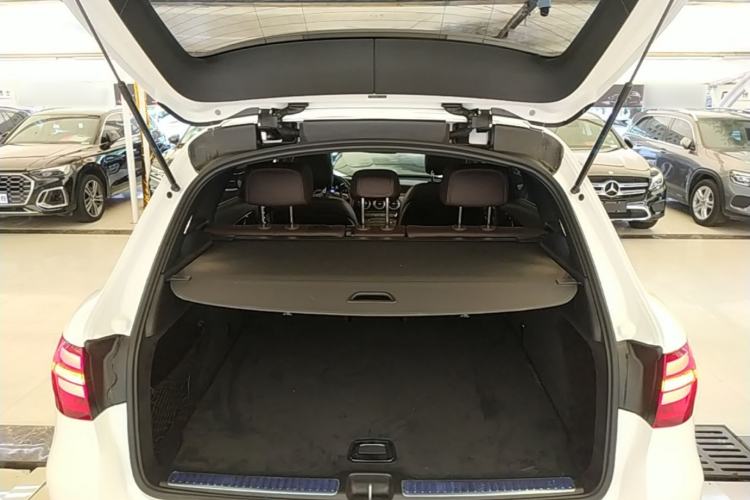 Used Mercedes-Benz GLC 2019 GLC 260 L 4MATIC Dynamic Model Trunk