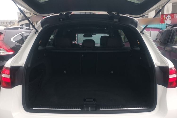 Used Mercedes-Benz GLC 2019 Facelift GLC 260 L 4MATIC Luxury Model Trunk