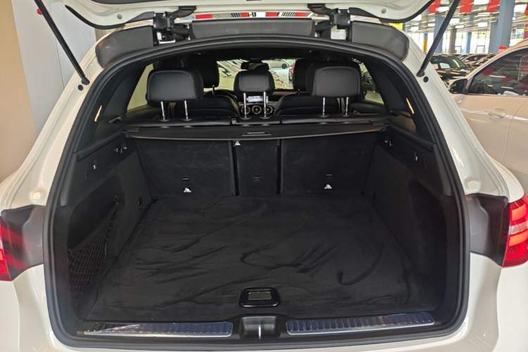 Used Mercedes-Benz GLC 2019 GLC 200 L 4MATIC Trunk