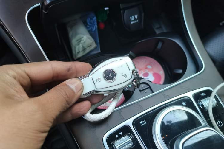 Used Mercedes-Benz GLC 2019 GLC 300 L 4MATIC Dynamic Model Vehicle Key