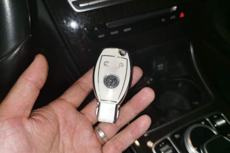 Used Mercedes-Benz GLC 2019 GLC 260 4MATIC Dynamic Edition Vehicle Key