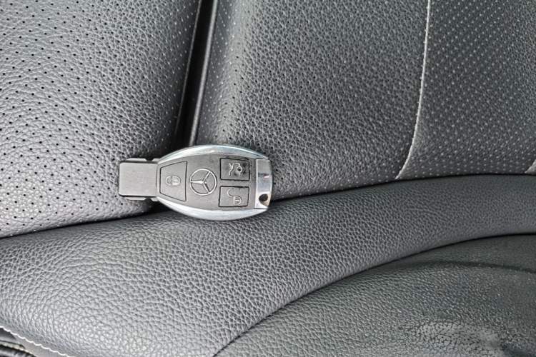 Used Mercedes-Benz GLC 2019 GLC 260 L 4MATIC Dynamic Model Vehicle Key