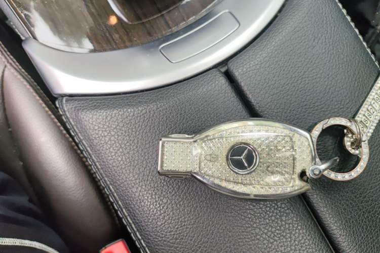 Used Mercedes-Benz GLC 2019 GLC 260 4MATIC Luxury Model Vehicle Key