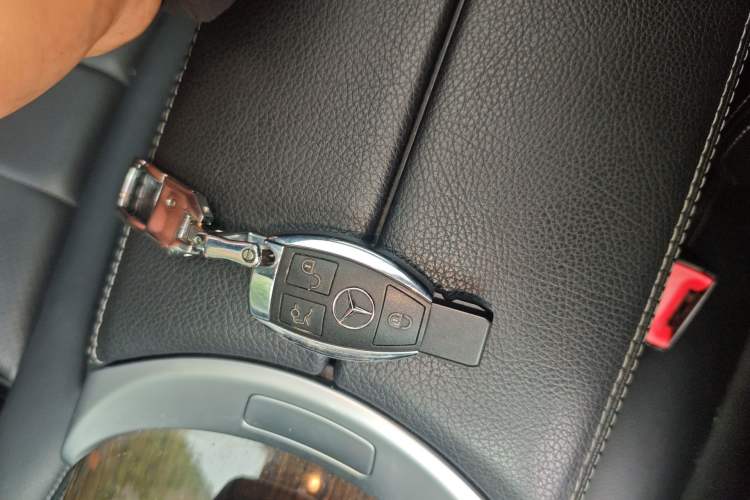 Used Mercedes-Benz GLC 2019 GLC 260 L 4MATIC Dynamic Model Vehicle Key