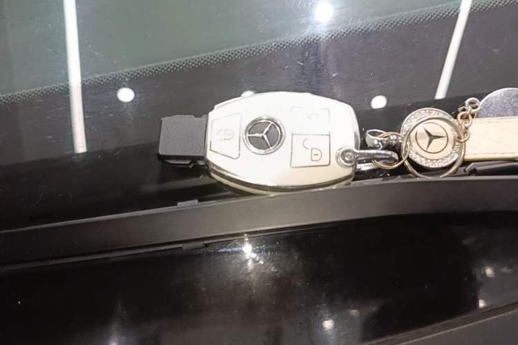 Used Mercedes-Benz GLC 2019 GLC 260 L 4MATIC Dynamic Model Vehicle Key