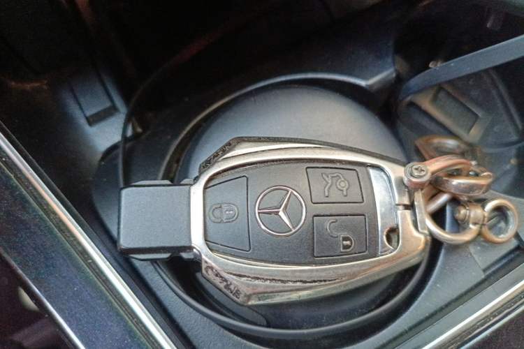 Used Mercedes-Benz GLC 2019 GLC 260 4MATIC Luxury Model Vehicle Key