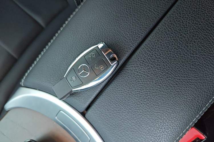 Used Mercedes-Benz GLC 2019 GLC 300 L 4MATIC Dynamic Model Vehicle Key