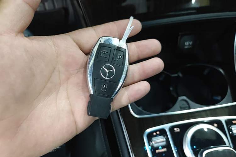 Used Mercedes-Benz GLC 2019 GLC 260 L 4MATIC Luxury Model Vehicle Key