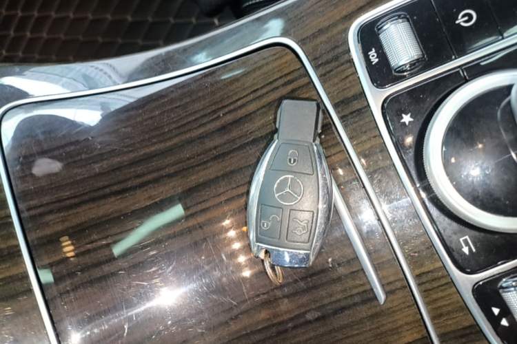 Used Mercedes-Benz GLC 2019 GLC 260 L 4MATIC Dynamic Model Vehicle Key