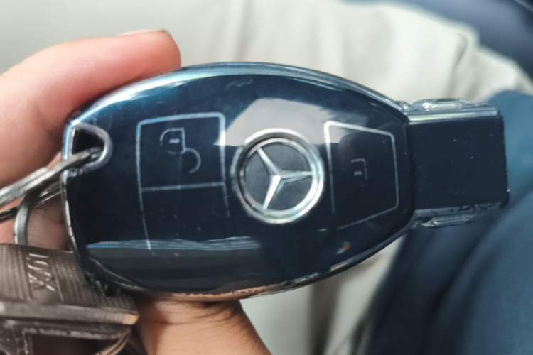 Used Mercedes-Benz GLC 2019 Facelift GLC 260 L 4MATIC Luxury Model Vehicle Key