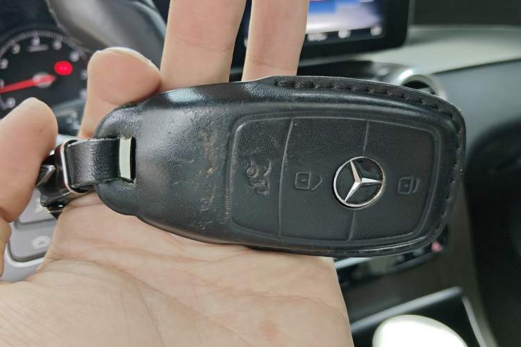 Used Mercedes-Benz GLC 2019 Facelift GLC 260 L 4MATIC Luxury Model Vehicle Key