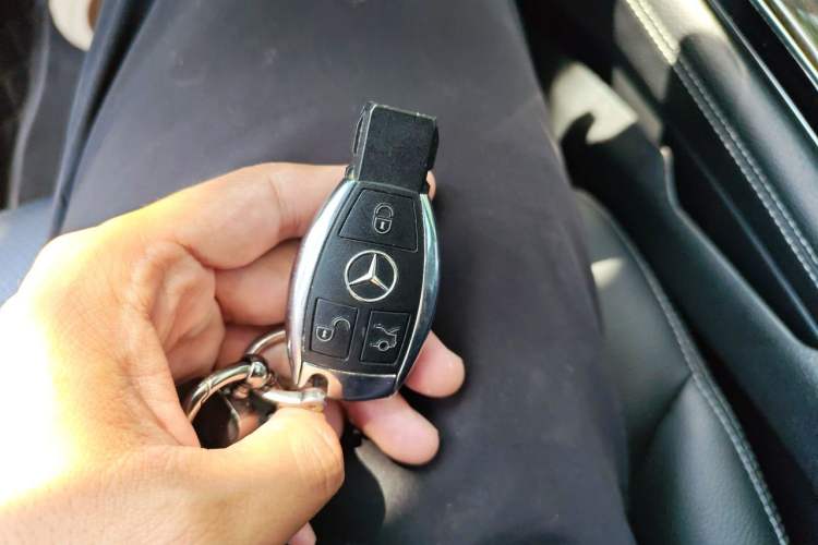 Used Mercedes-Benz GLC 2019 GLC 260 L 4MATIC Luxury Model Vehicle Key