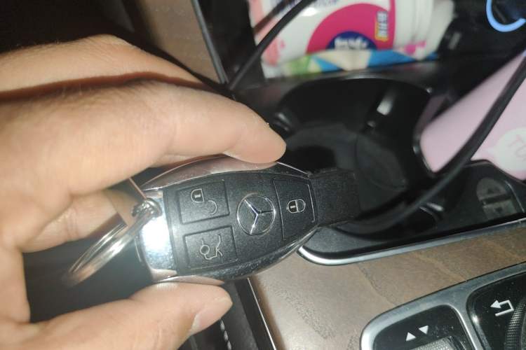 Used Mercedes-Benz GLC 2019 GLC 300 L 4MATIC Dynamic Model Vehicle Key