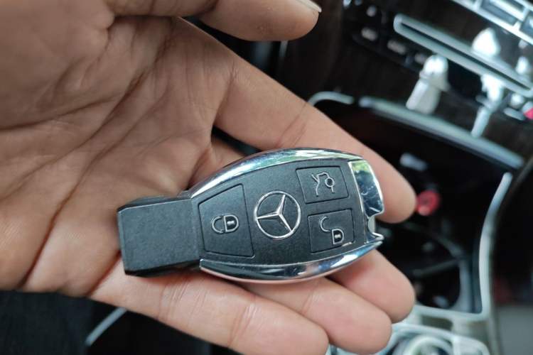 Used Mercedes-Benz GLC 2019 GLC 260 L 4MATIC Dynamic Model Vehicle Key