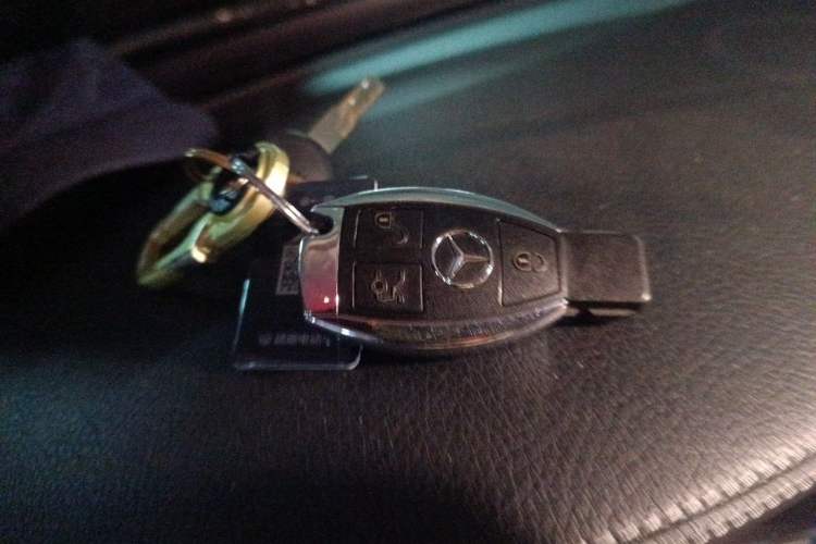 Used Mercedes-Benz GLC 2019 GLC 300 L 4MATIC Luxury Model Vehicle Key