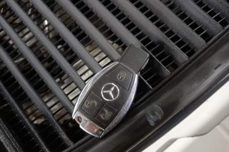 Used Mercedes-Benz GLC 2019 Facelift GLC 260 L 4MATIC Luxury Model Vehicle Key