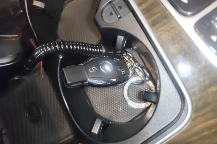 Used Mercedes-Benz GLC 2019 Facelift GLC 260 L 4MATIC Luxury Model Vehicle Key