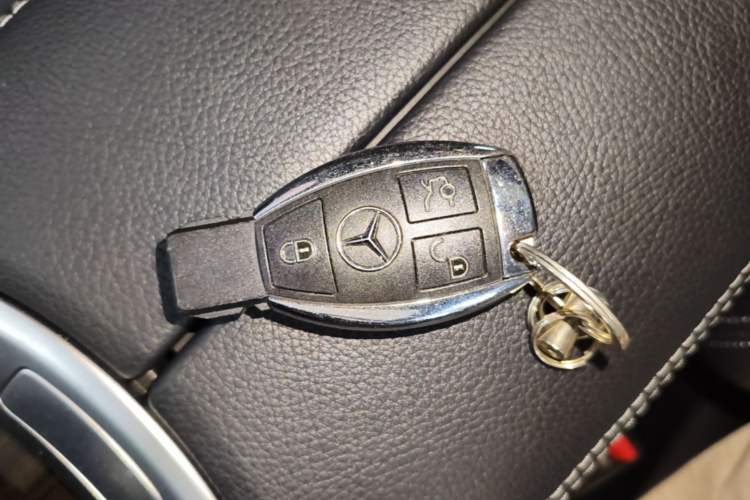 Used Mercedes-Benz GLC 2019 GLC 260 4MATIC Luxury Model Vehicle Key