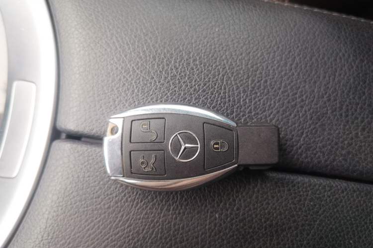 Used Mercedes-Benz GLC 2019 GLC 260 L 4MATIC Dynamic Model Vehicle Key