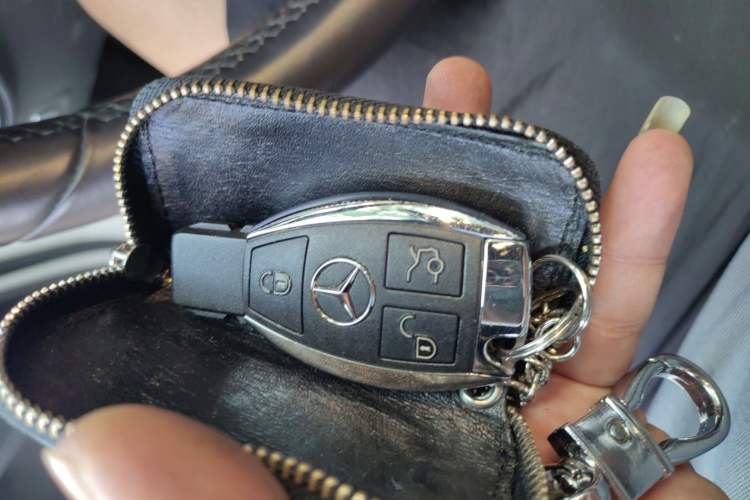 Used Mercedes-Benz GLC 2019 GLC 260 L 4MATIC Dynamic Model Vehicle Key
