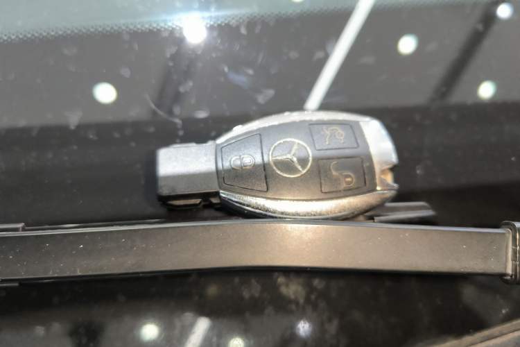 Used Mercedes-Benz GLC 2019 GLC 260 L 4MATIC Dynamic Model Vehicle Key