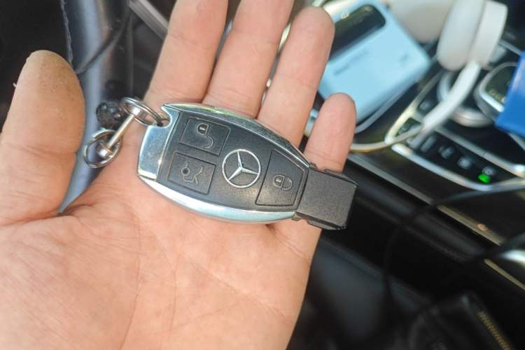 Used Mercedes-Benz GLC 2019 GLC 260 L 4MATIC Dynamic Model Vehicle Key