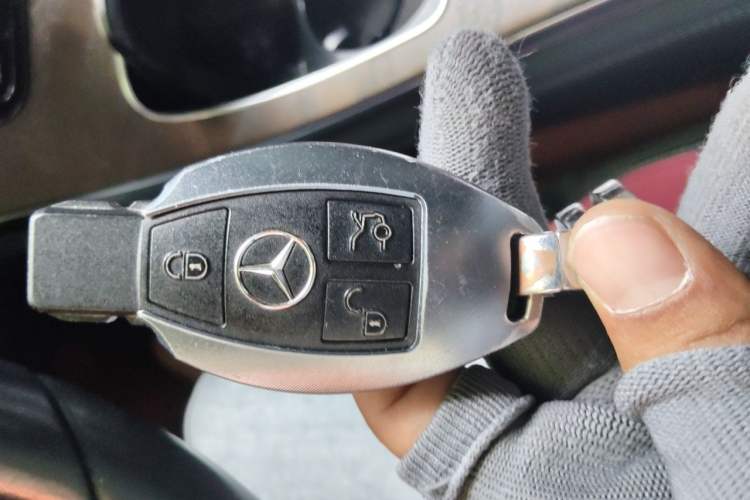 Used Mercedes-Benz GLC 2019 GLC 300 L 4MATIC Dynamic Model Vehicle Key